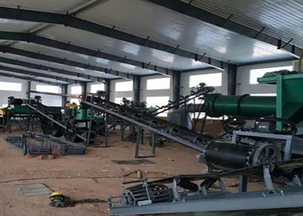 Ligne de production de granulés d'engrais organiques pour les pigeons