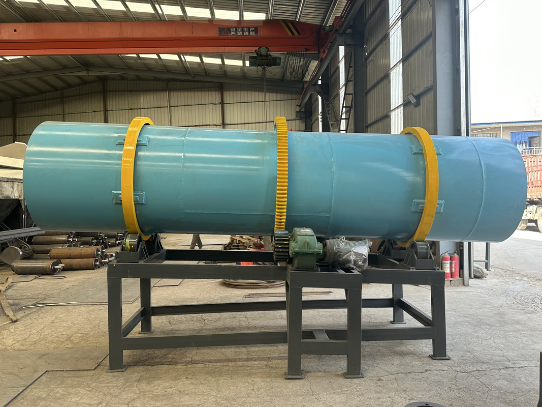 La machine de revêtement de film a une capacité de 1 à 5 tonnes et est de couleur bleue.