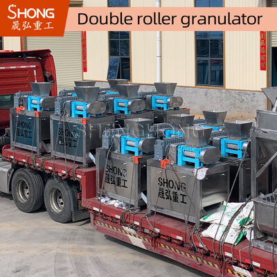 Machine à granuler des engrais à double rouleau avec une capacité de 1 à 4 t/h et du matériau en acier au carbone pour la production d'engrais composés à 2% à 5% d'humidité